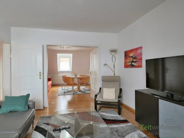 Blick vom Wohnzimmer zum Esszimmer