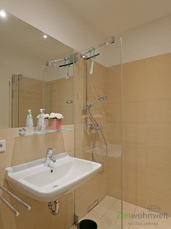 Dusche im Bad
