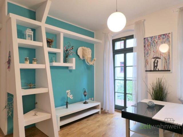 stylisches Wandregal