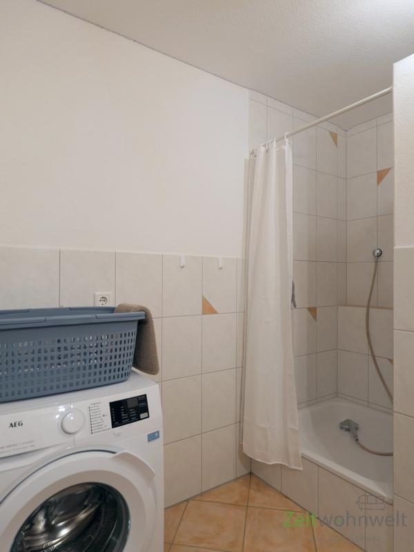 Dusche und Waschmaschine
