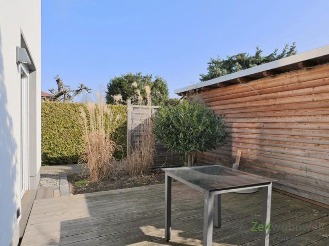 geschützte Terrasse im Februar