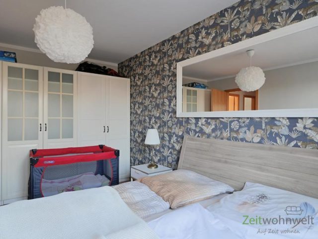 Kleiderschrank im Schlafzimmer