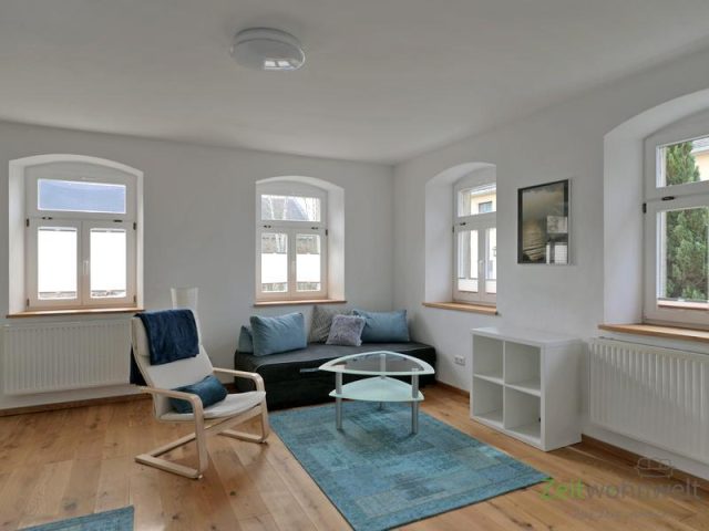 Blick ins helle Wohnzimmer
