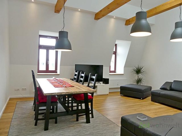 Wohnzimmer-Esstisch