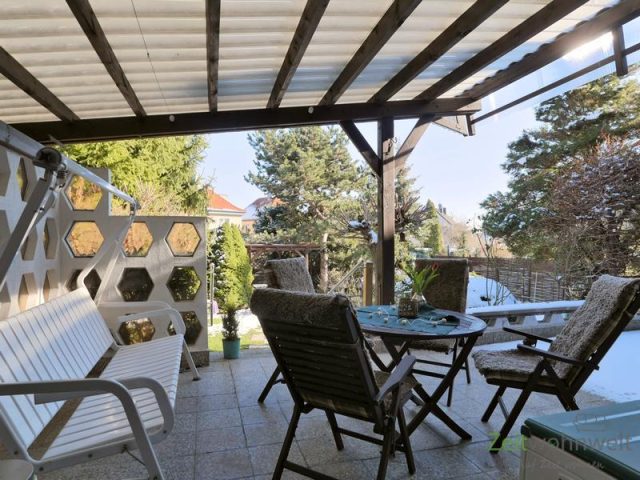 eigene Terrasse zum Garten