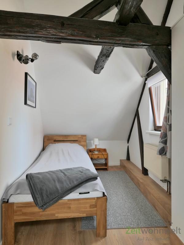 das kleine Schlafzimmer oben