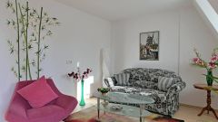 Pölbitz, möblierte 2-Zimmer-Wohnung mit Balkon in ruhiger, zentrumsnaher Seitenstraße, Service mgl.